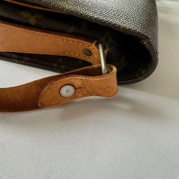 Louis Vuitton Monogram Cartouchière - Picture 5 of 11